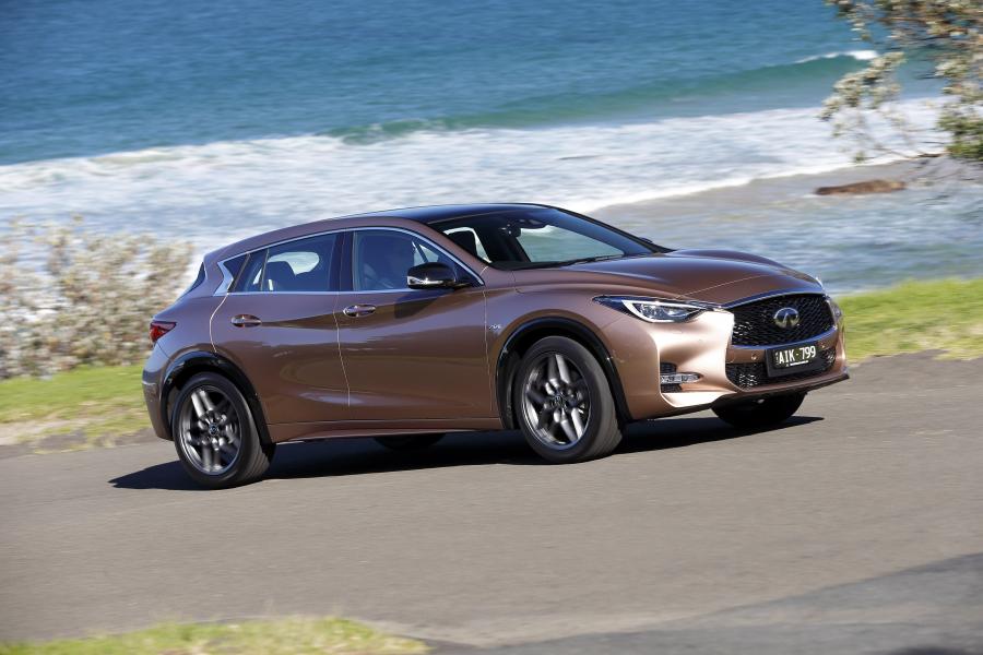  Infiniti Q30S 2.0t AWD 2016 года  (AU) (фото 3 из 26)